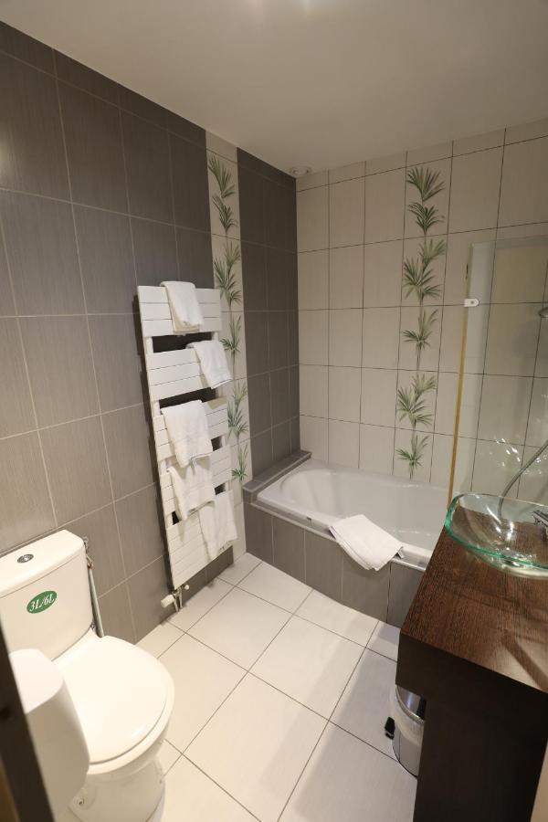 Hotel Logis Le Bourguignon Bèze Zewnętrze zdjęcie