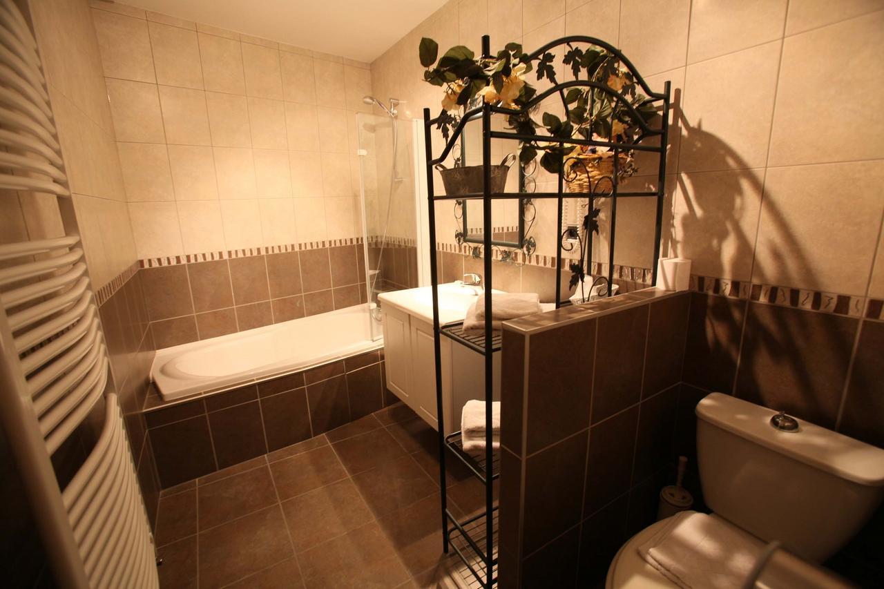 Hotel Logis Le Bourguignon Bèze Zewnętrze zdjęcie